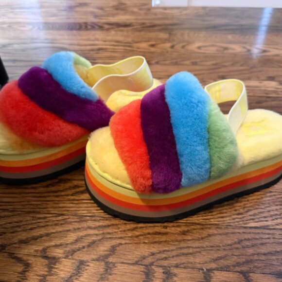 UGG Disco Rainbow Stripe Slide Special Edition - Picture 4 of 6